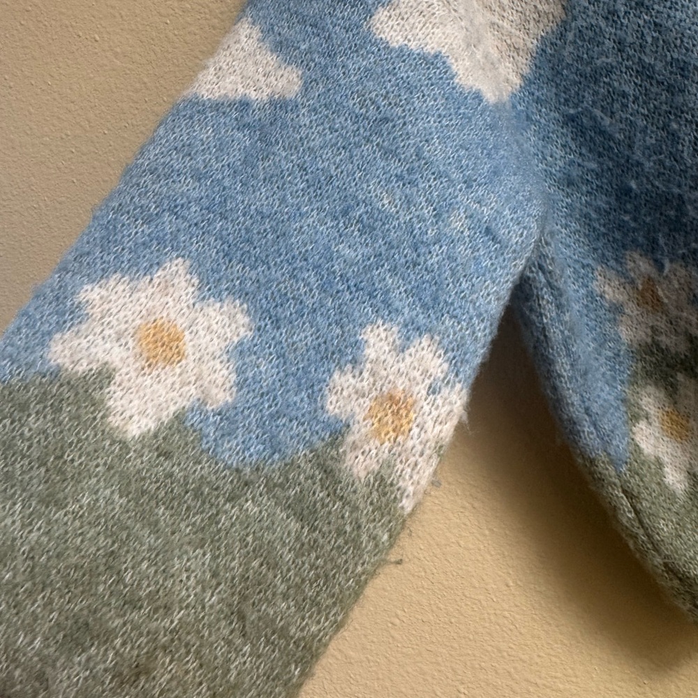 Zara landscape sweater! - Picture 2 of 4